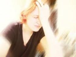 lady migraine and light